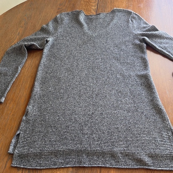 Old navy gray tunic v neck long sleeve size M light ribbed - Picture 10 of 11